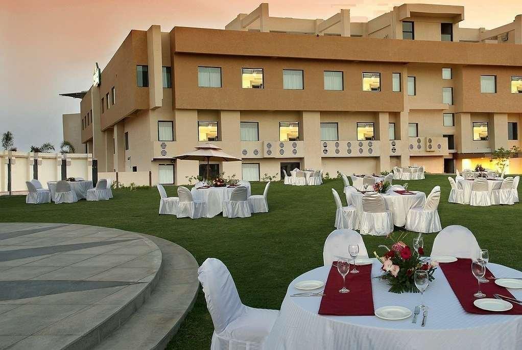 Ramada Ajmer Кішангарх Екстер'єр фото