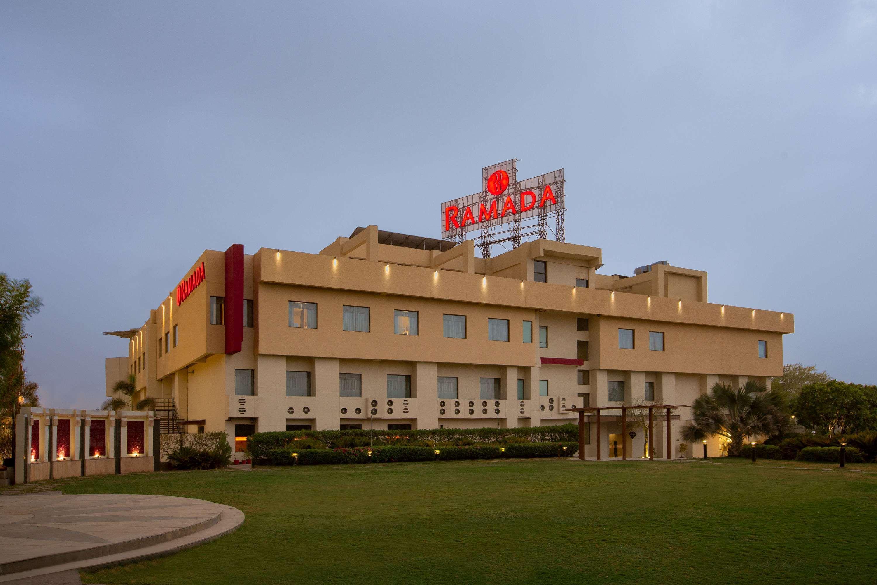 Ramada Ajmer Кішангарх Екстер'єр фото